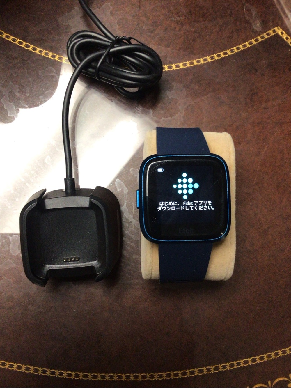 Fitbit Versa 1st generation with small silicone OEM band & charger. Make offer.